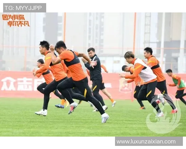 足球之夜聚焦球星访谈 揭秘背后的训练与成长之路