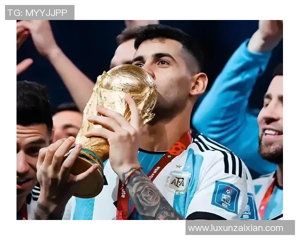 足球球星背景卡全新解析揭秘 球员成长轨迹与精彩瞬间完美呈现